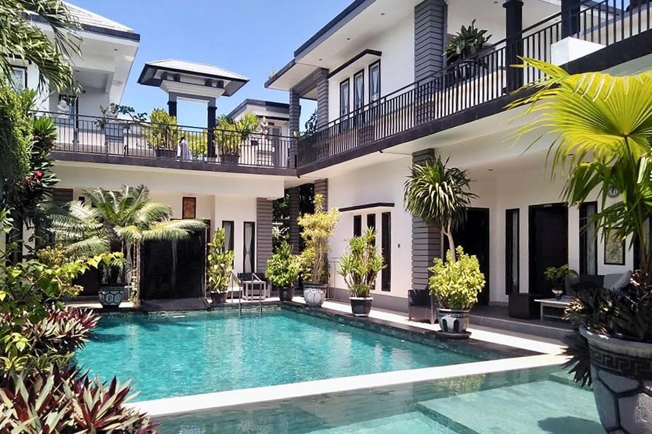 Villa Rumah Putih Abu Abu Senggigi Eksteriør billede