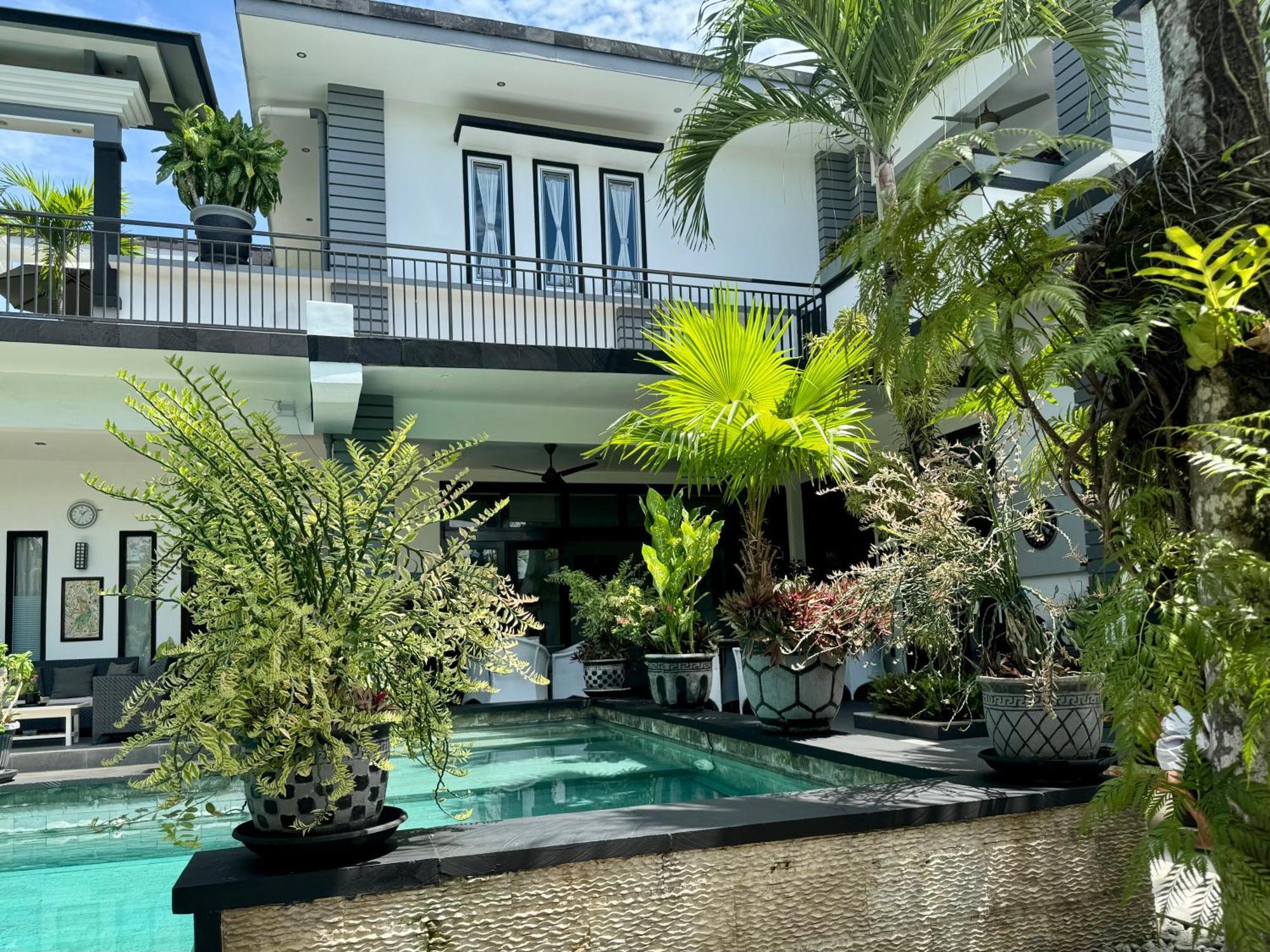 Villa Rumah Putih Abu Abu Senggigi Eksteriør billede