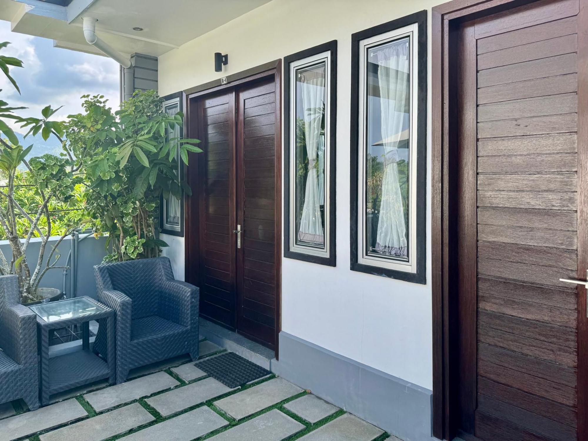Villa Rumah Putih Abu Abu Senggigi Eksteriør billede