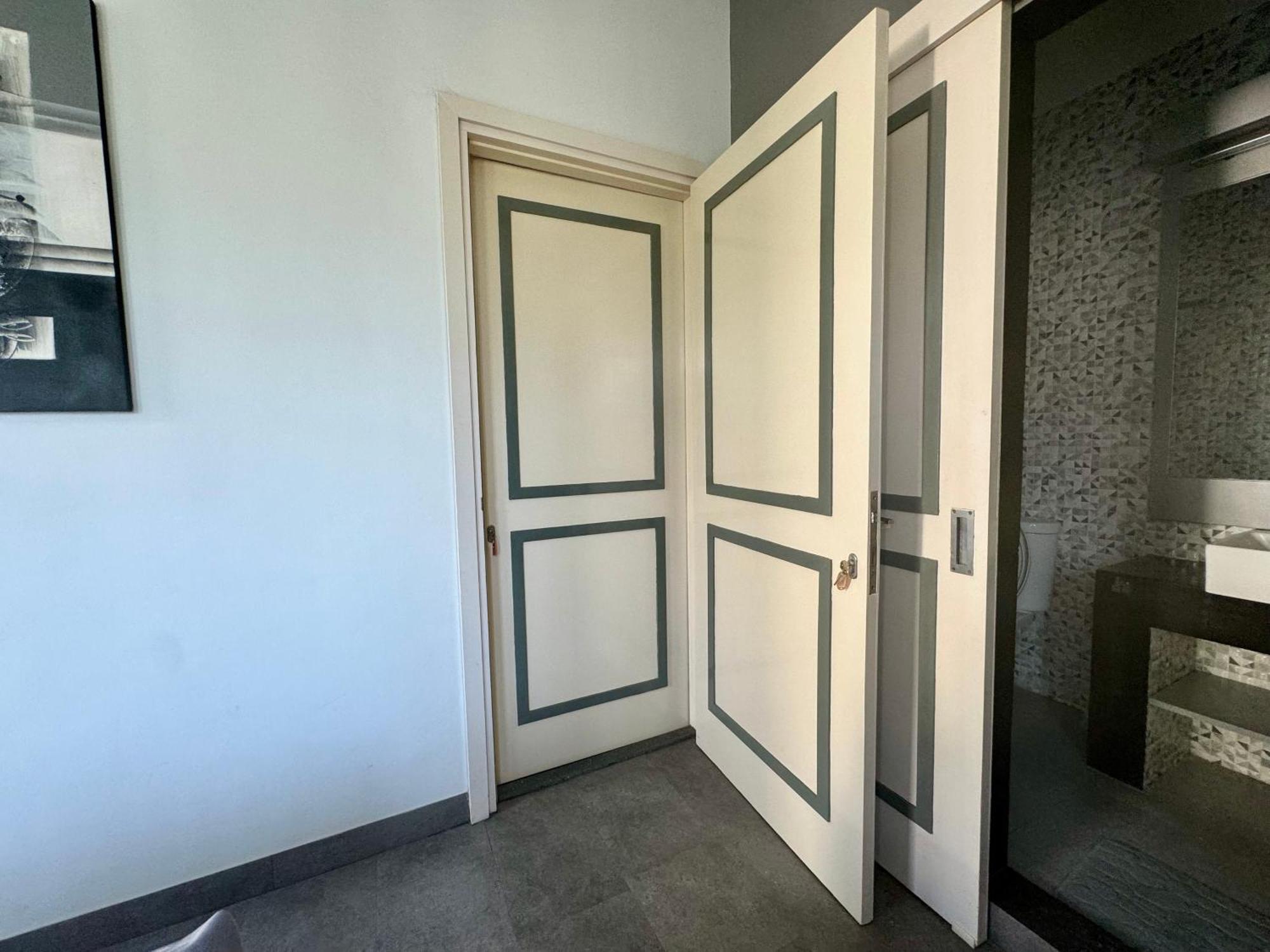 Villa Rumah Putih Abu Abu Senggigi Eksteriør billede