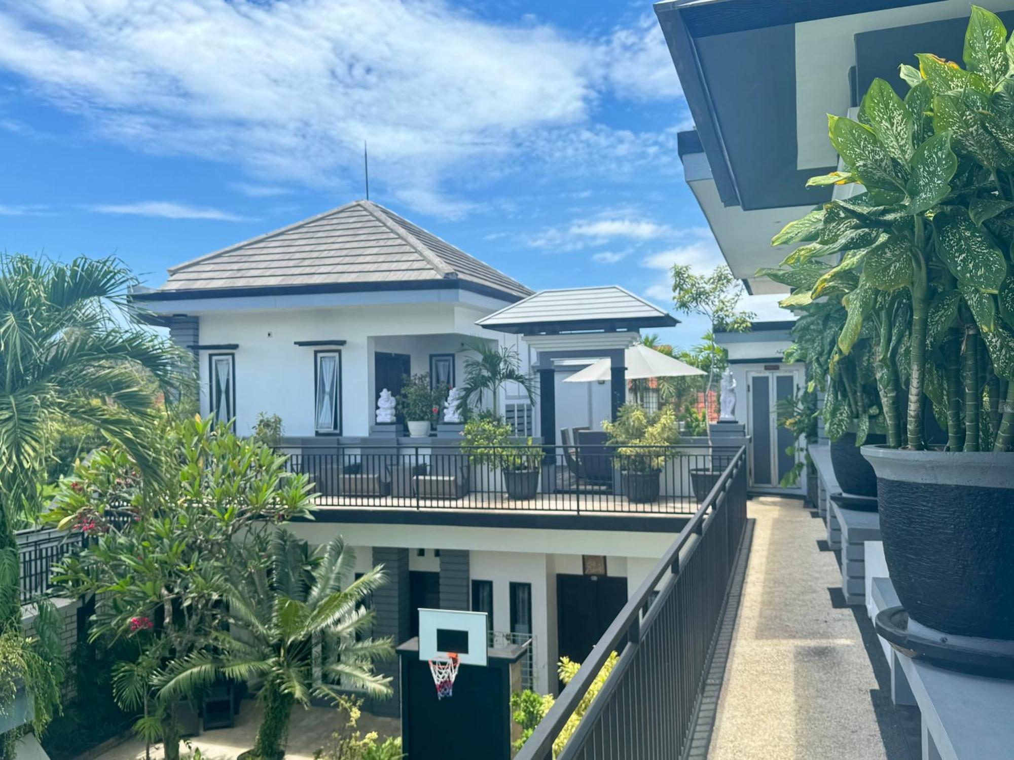 Villa Rumah Putih Abu Abu Senggigi Eksteriør billede