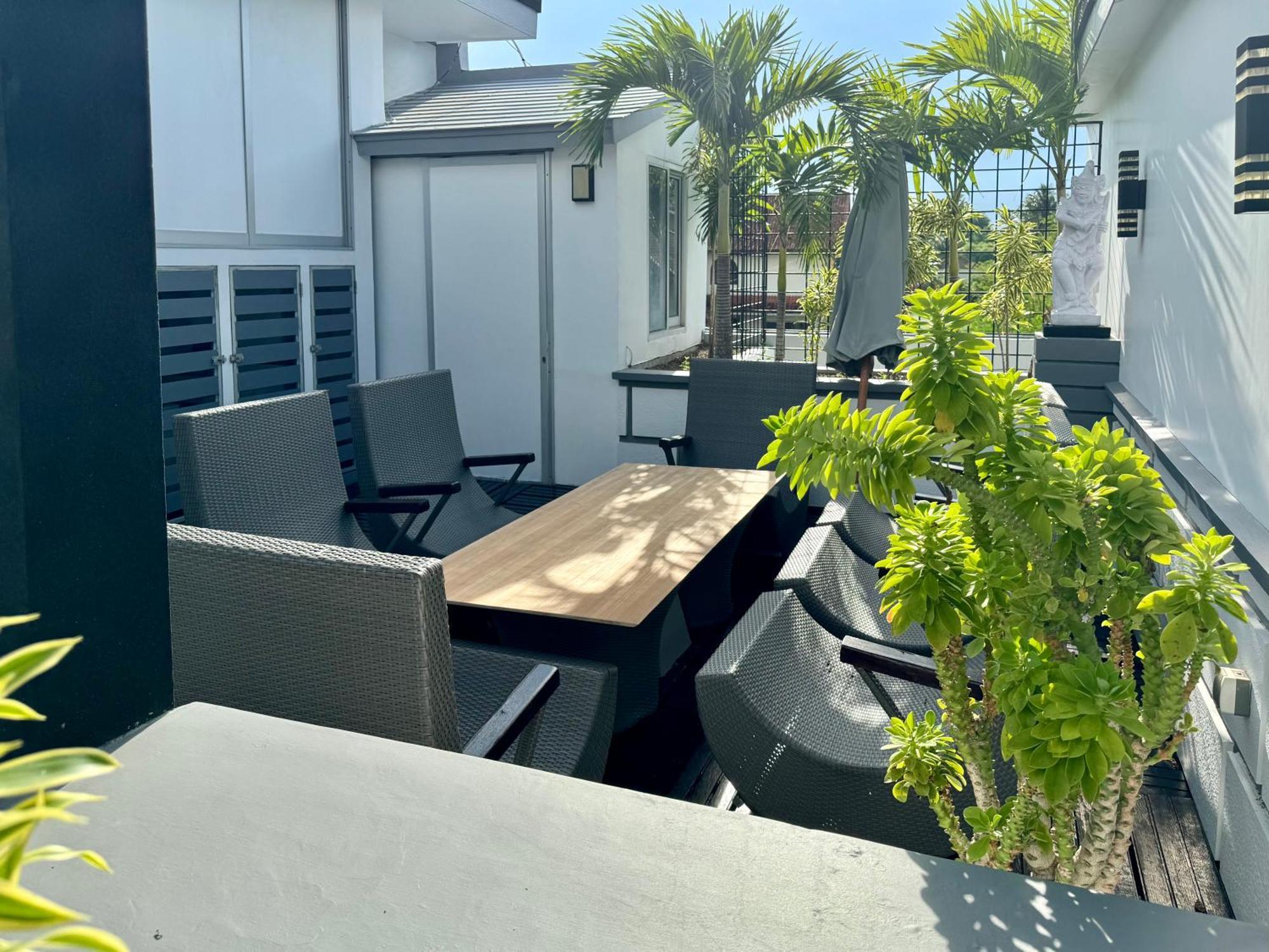 Villa Rumah Putih Abu Abu Senggigi Eksteriør billede